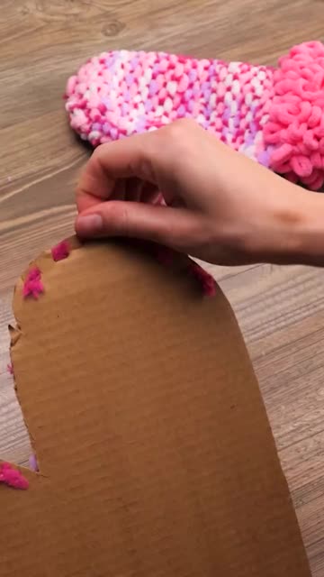 The ultimate DIY hug for your fingers 🖐️