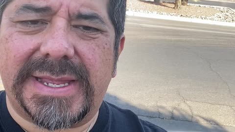 El ministro ora por la sanación en el hospital