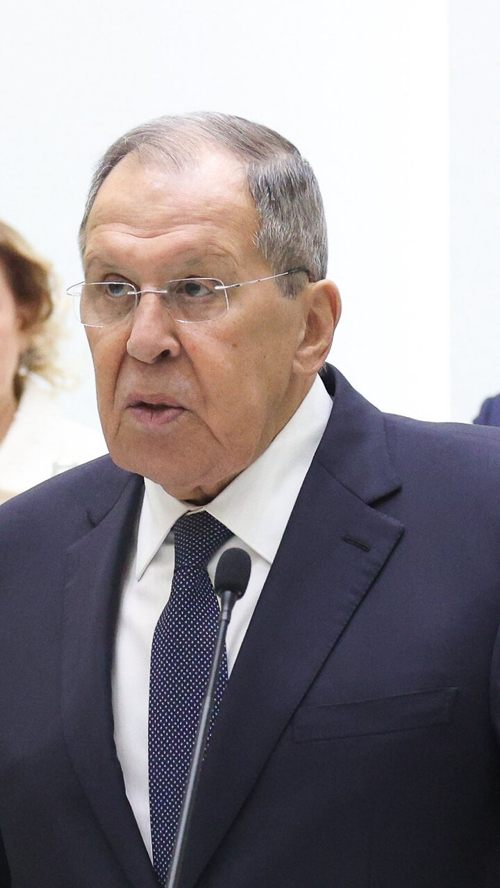 Lavrov: "Abusaron del dominio del dólar y lo utilizaron como un arma política"