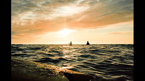 Waves in the sea for stress relief and relaxation