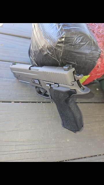 Sig Sauer P226 Legion