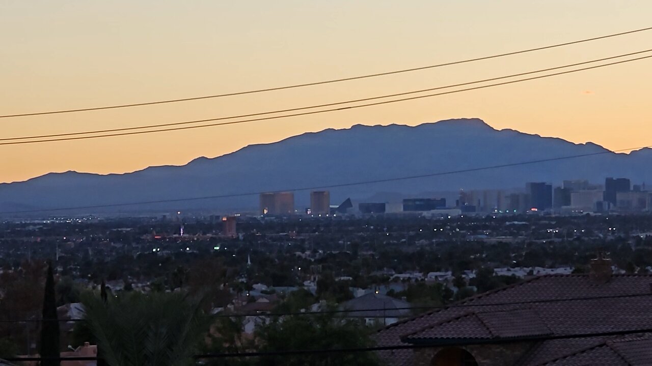 Did you SEE tonight's Las Vegas sunset? Check THIS out! 10.16.2025 #follow #lasvegas #travel #gaming
