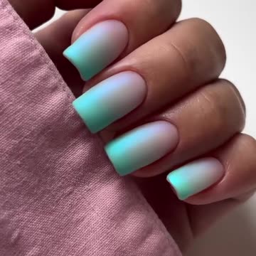 💅 Ombre Chrome Nails