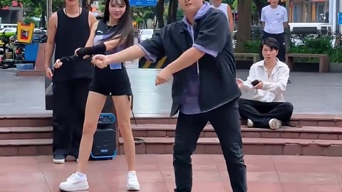 Amazing Dance Moves! 🔥 Retro Breakdance & Popping