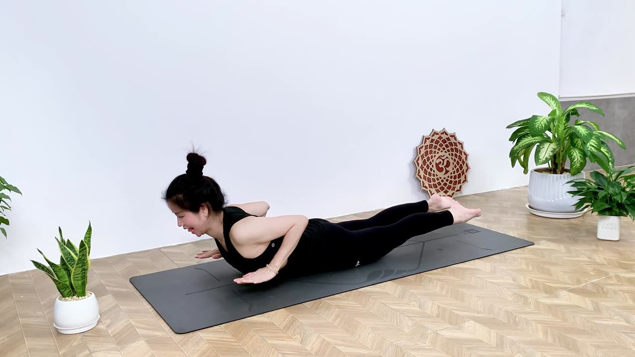 15-Minute Flow to Cleanse, Reduce Bloating & Boost Digestion | Detox Stomach Yoga