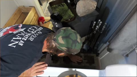 Canadian Veteran Prepares Mysterious Bucket By Stove! #livingoffgrid #thermalmass