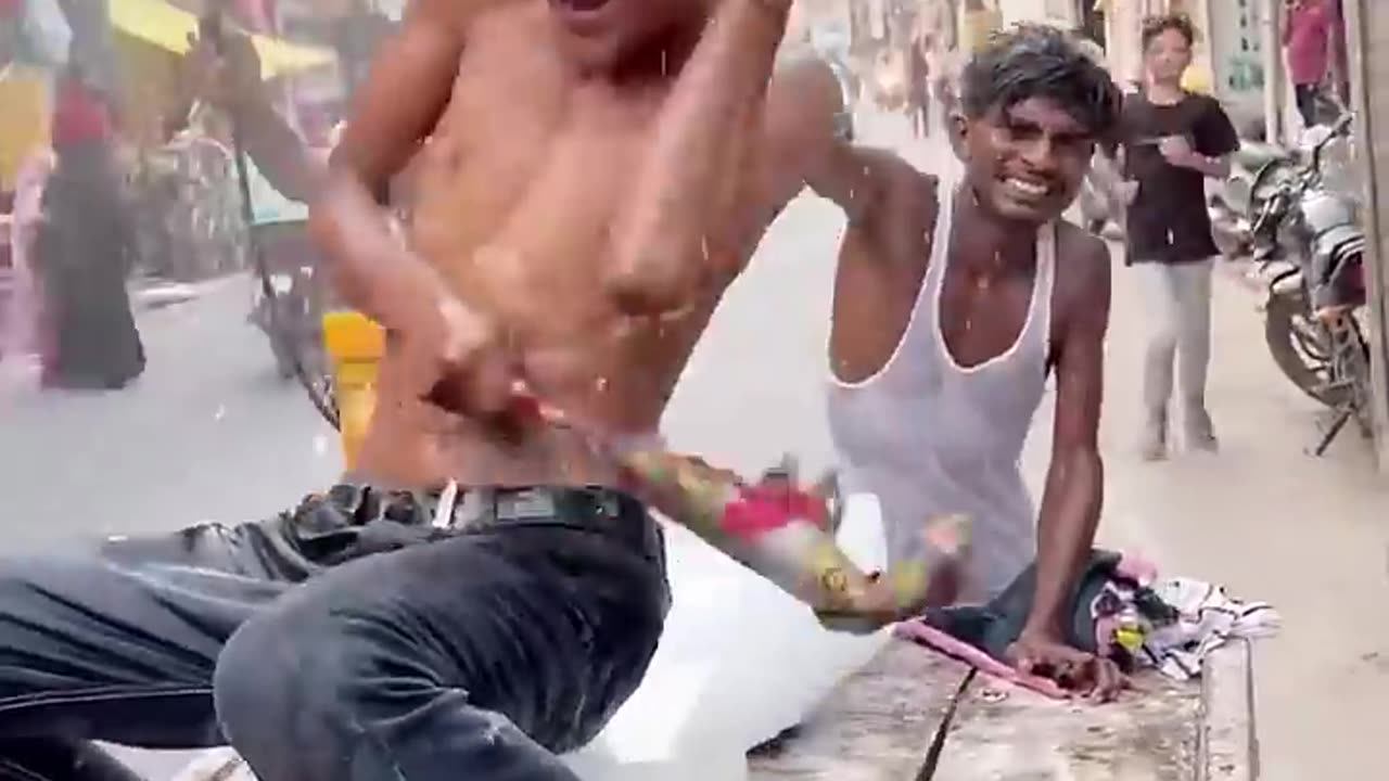 Garmi Go !!🤣😂🤣 #Garmi #Comedy #Funnyvideo #Funny #treandingshorts #Shorts #Publicreaction