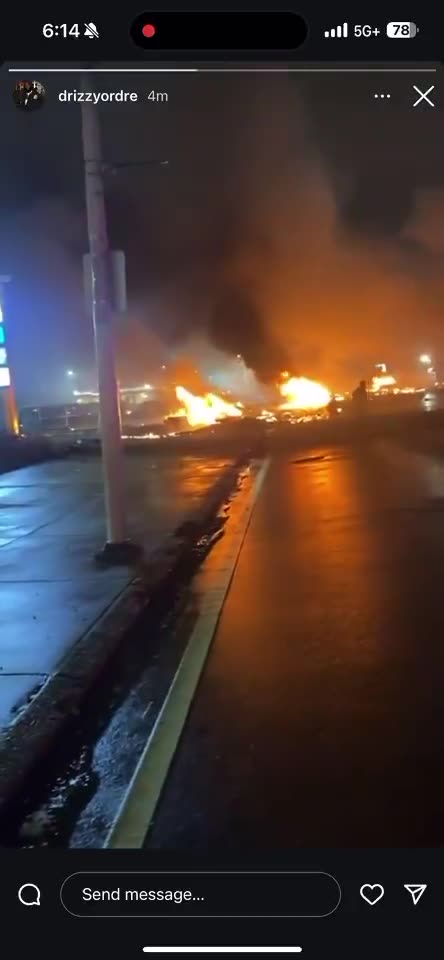 Guy giving location of plane crash in Philadelphia