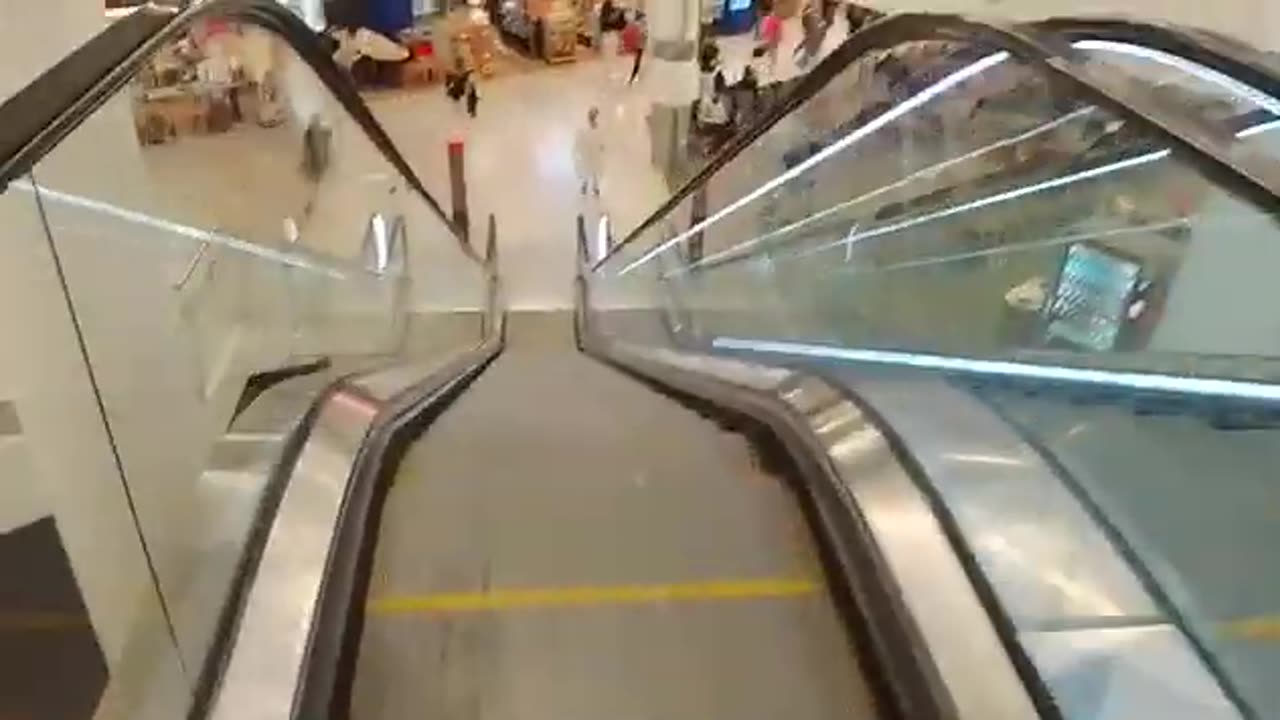 Escalator at Perth Airport stops while I am on it. This was the second time in several weeks