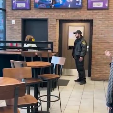 Los Angeles Taco Bell security guard smacks woman for not leaving