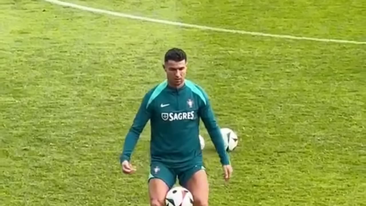 Ronaldo| Football | Ronaldo | Messi #shorts #viral #trending