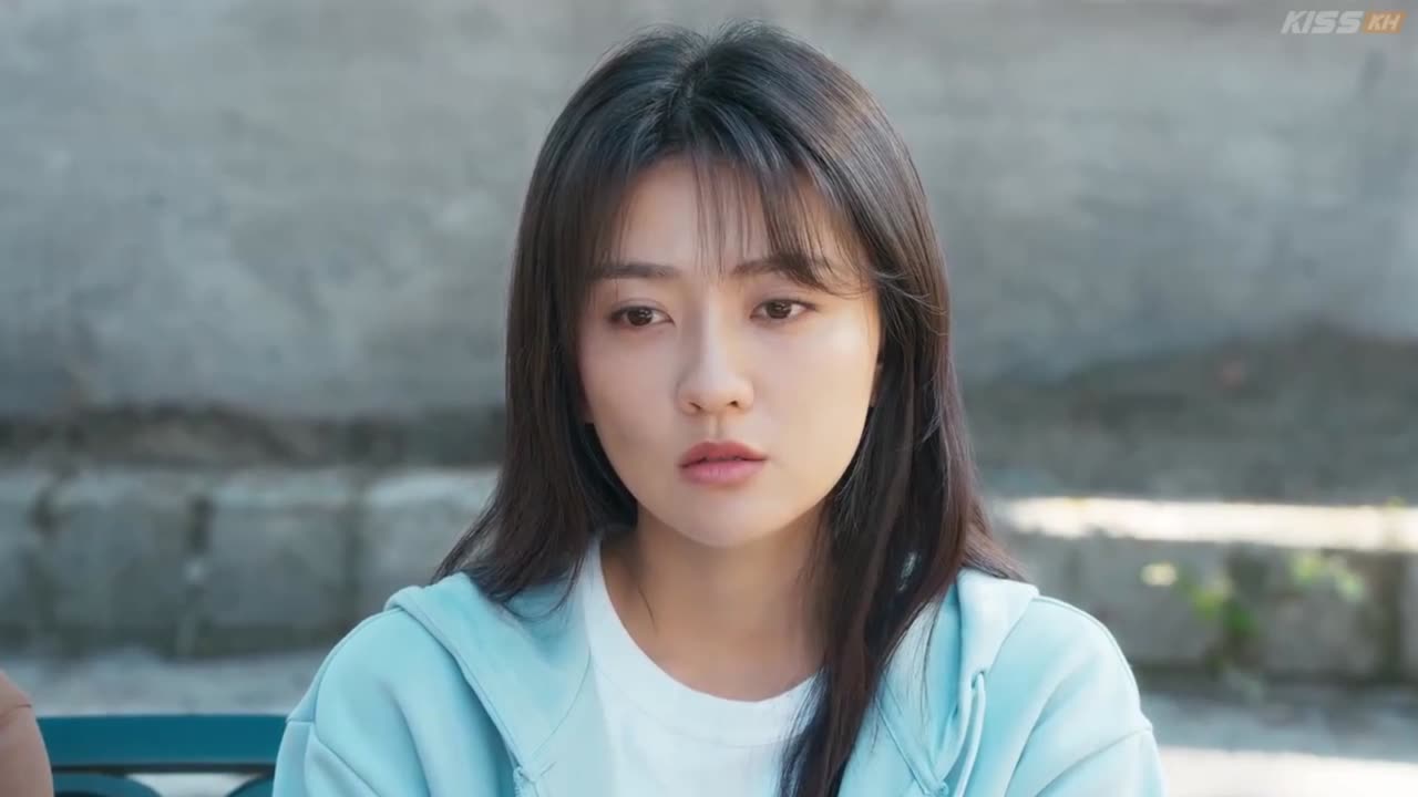 azan & Song Ran the white olive tree Song Ran talks azan outside episode 4