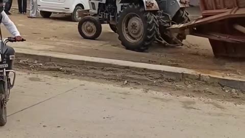 Ye kya hua🤣 #epicfail #funny #funnyfail #tractor #realbipuldas #reels #viralreels #funnyvideo