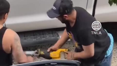Los Angeles m, CA- A BOLD CATALYTIC CONVERTER THEFT OCCURRED ON BROAD DAYLIGHT ON SEPT 10