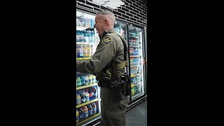Citizen Free Press: "Locals in Chicago enjoy the presence of Border Patrol agent Greg Bovino."