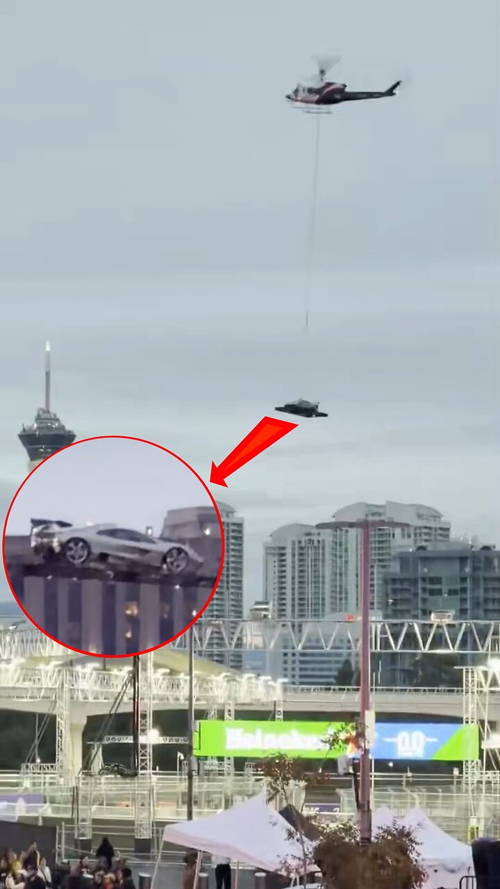 Compran por 20 millones de dólares un auto deportivo suspendido de helicóptero