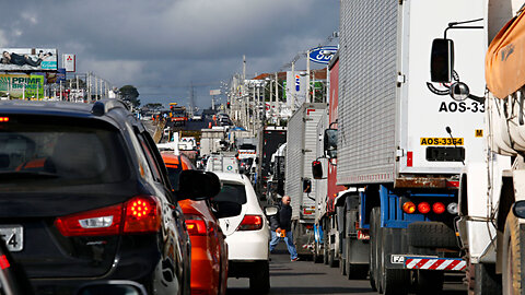 Parado no Trânsito, Cobrado no Bolso. #brasil #fyp #foryou