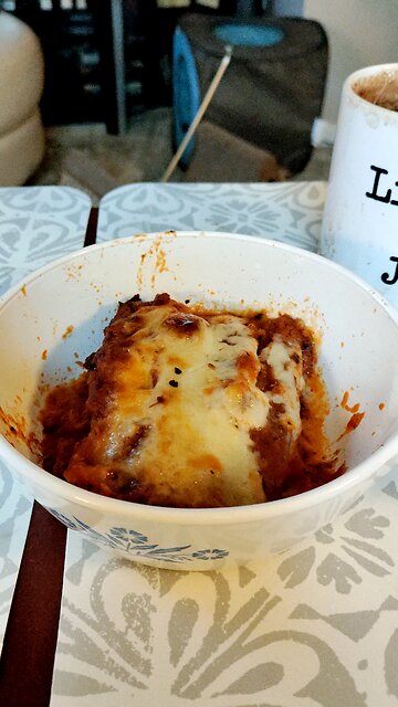Eating Stouffer's Classic Lasagna With Meat & Sauce, Dbn, MI, 11/16/25