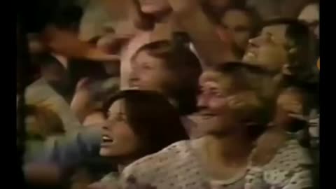 Braking News A TIME TRAVELLER Spotted at Elvis Concert