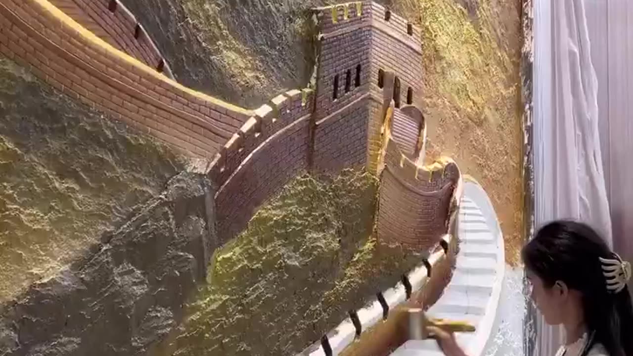 Amazing wall artist name Luban doing her insane work of art