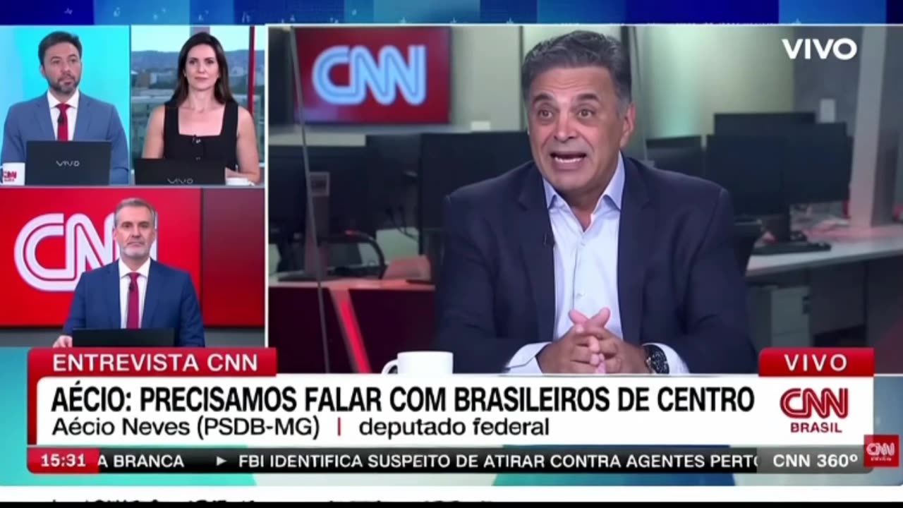 Eu sou Aécio Cocaína. estou de volta e, estou com novidades, nós do PSDB vamos destruir cocaína pra todos, nós do PSDB pensamos na família.