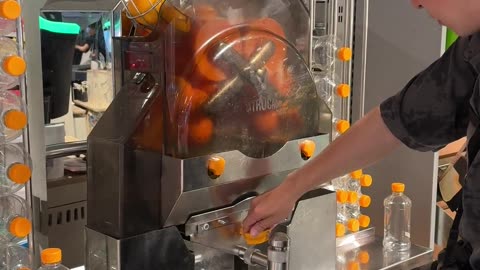 ✨🍊 This Machine Makes Fresh Orange Juice Instantly! Wow! | FeedMyCuriosity