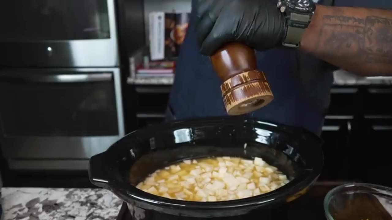 How to Make Rich Crockpot Loaded Potato Soup!