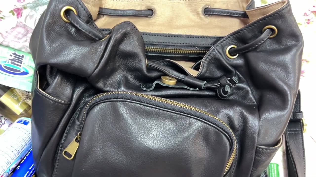 What's in my Minooy Doris Leather Backpack & Celaeno Mini Wallet.