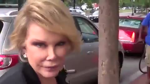Joan Rivers says EVERYONE knows about Obama & Big Mike
			