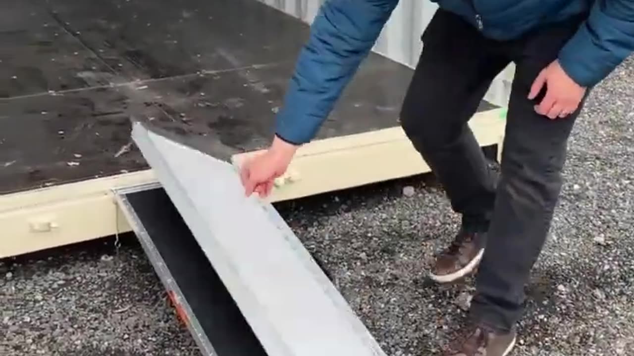 Load and Unload Your Container with Ease! 🚚 | USA Containers