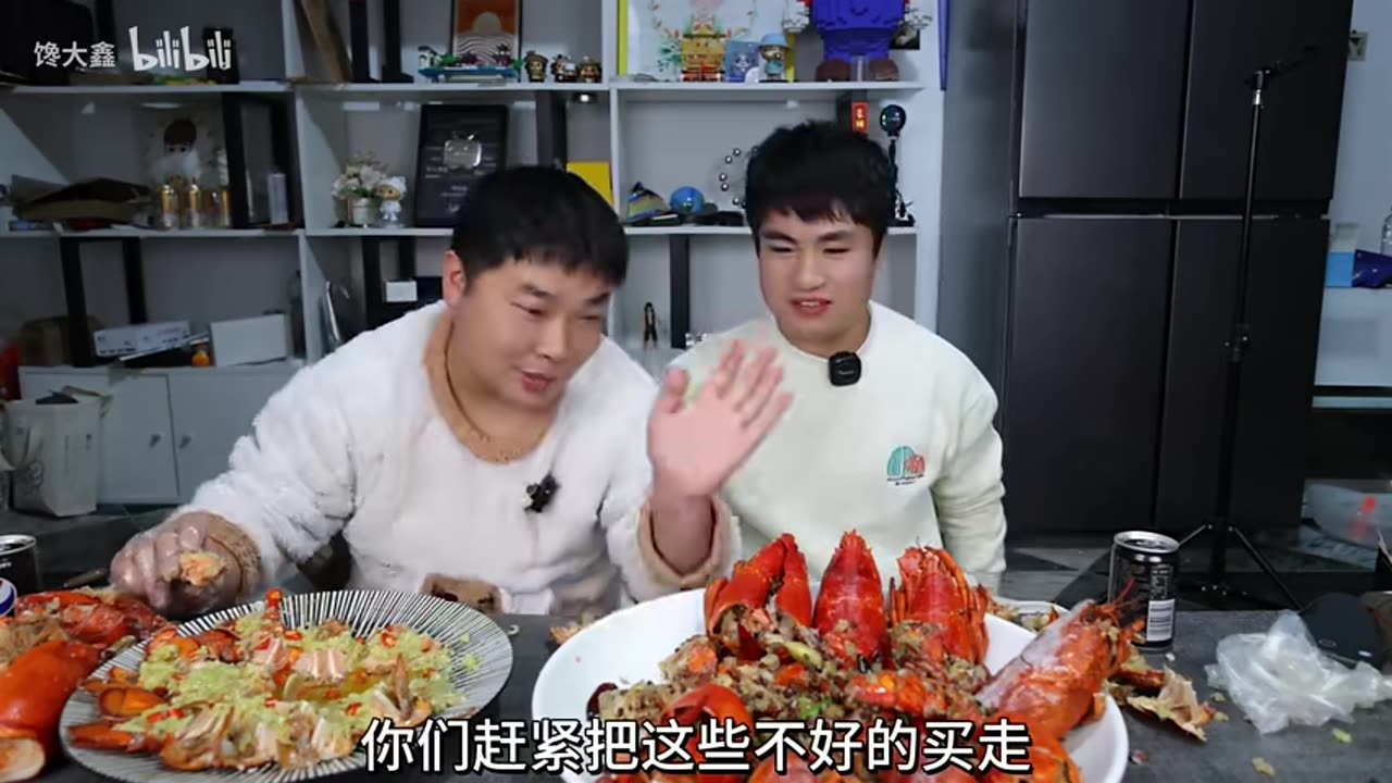 “Bought 10 Boston Lobsters Online for 220 Yuan — Can Cheap Lobsters Really Taste Good?”