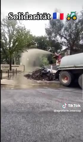 More French farmers protest with spraying