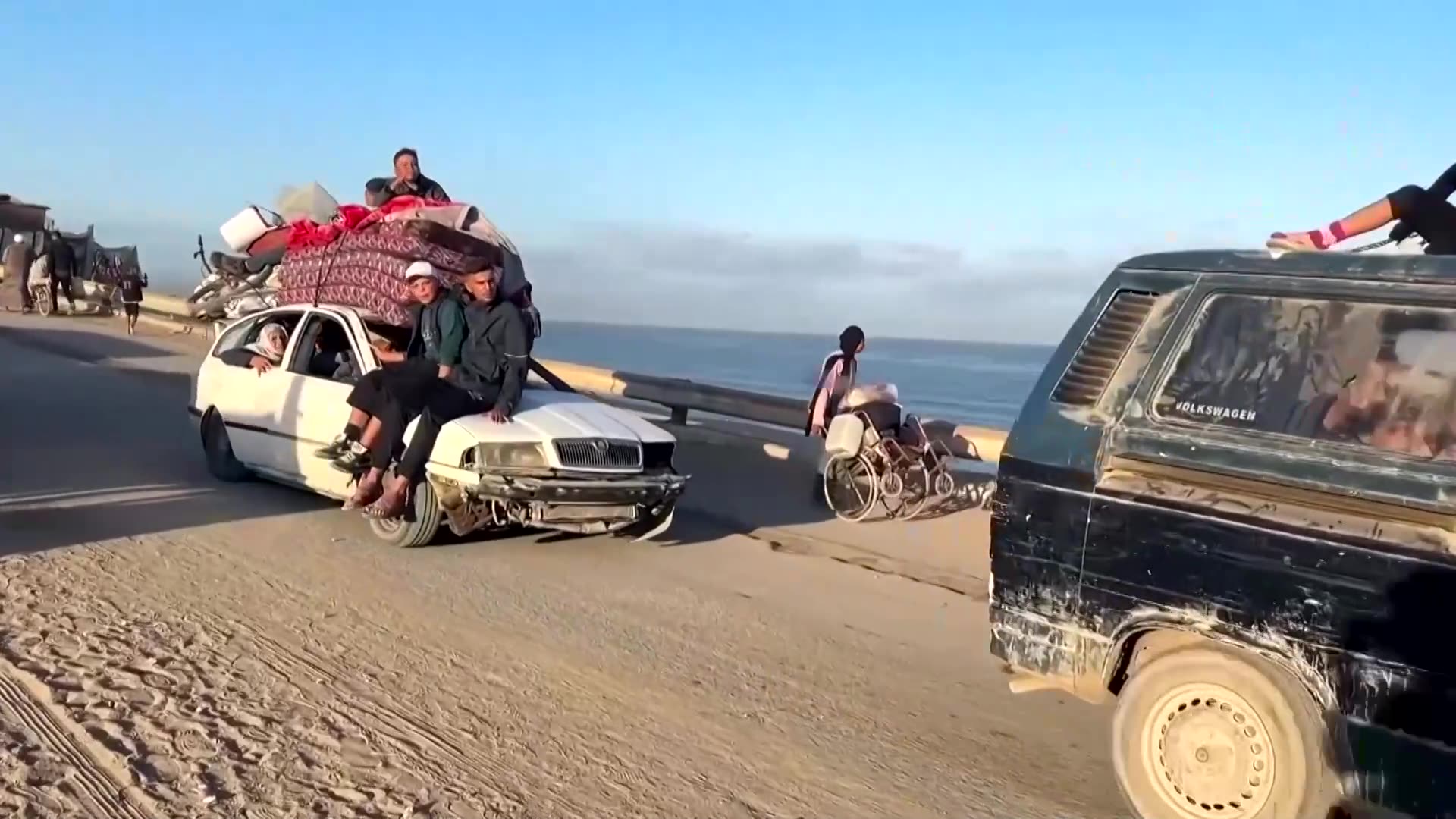 Gazans continue to return to their shattered homes after ceasefire