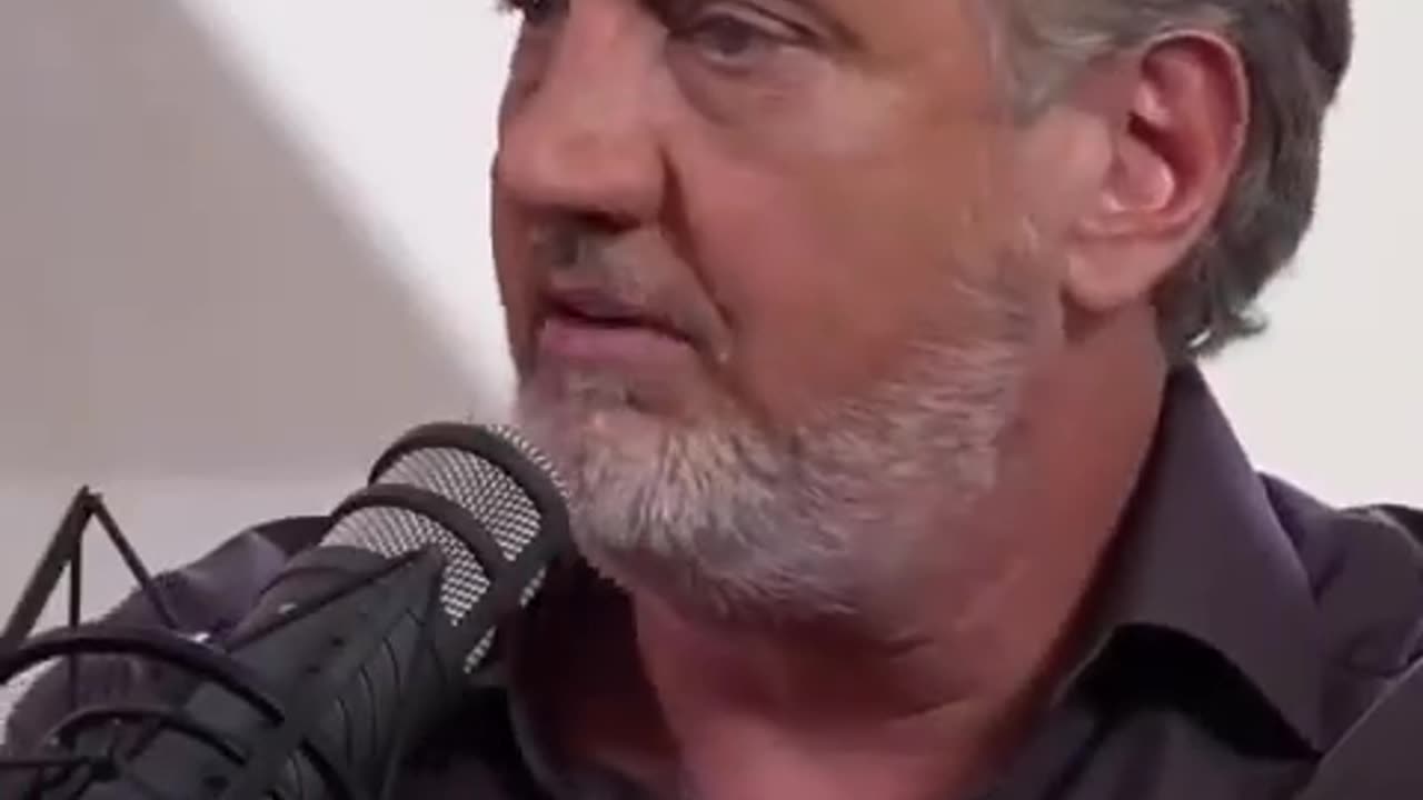 דל ביגטרי מעביר ביקורת הרסנית על הממסד הרפואי שלנו 75% מכלל מקרי מוות בעריסה מתרחשים תוך שבעה ימים בלבד מהחיסון ורופאים לא מבינים בחיסונים