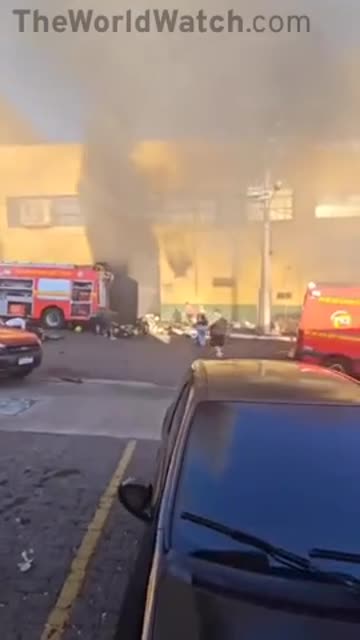 xplosion Slams Into Firefighters Battling Supermarket Blaze — Caught on Camera