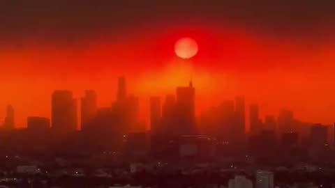 Apocalyptic morning in Los Angeles. Video: @andrewkimmel