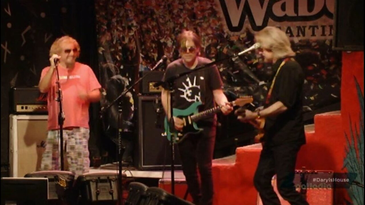 LIVE FROM DARYL'S HOUSE - SAMMY HAGAR (AT CABO WABO) & A BONUS EPISODE