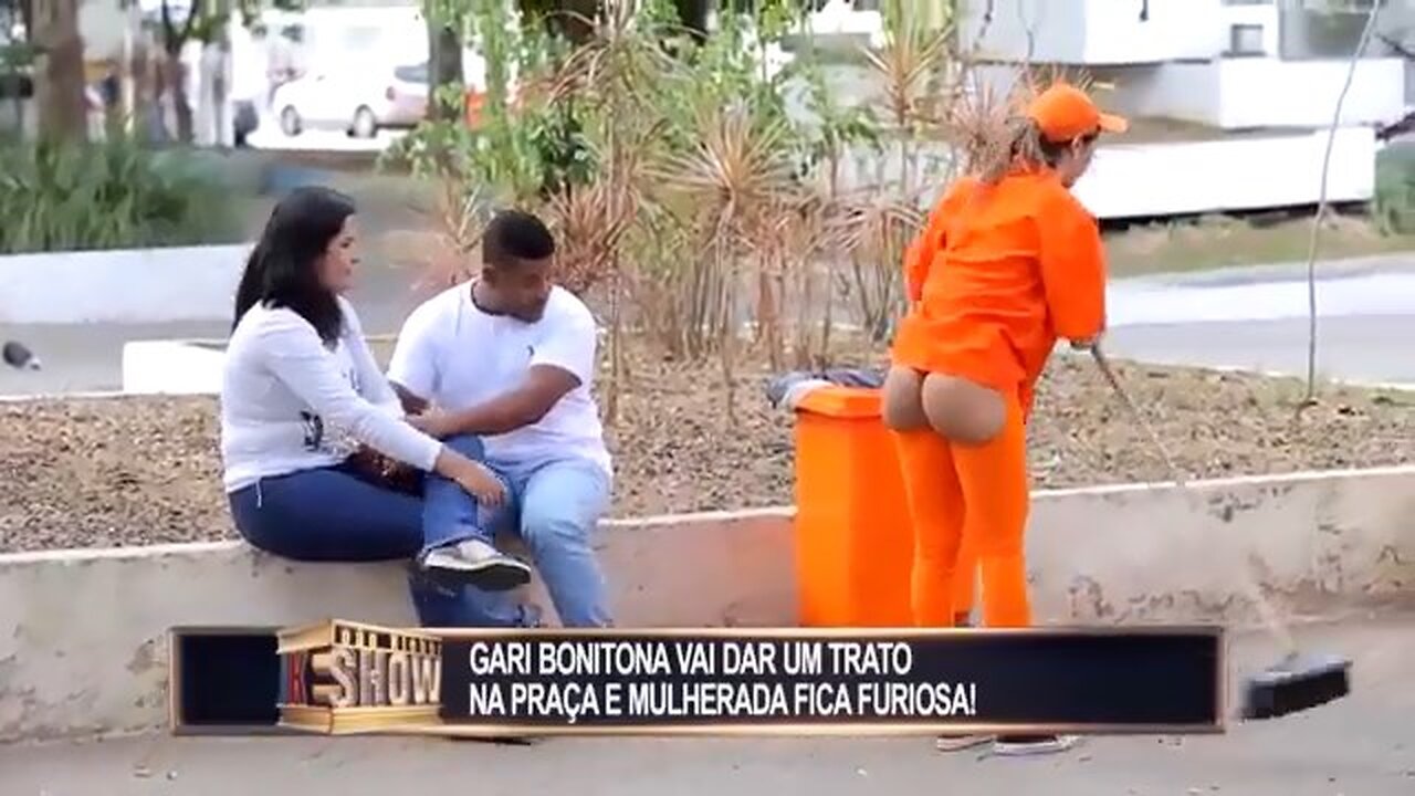 hole in the street cleaner's uniform, hottie with her butt out