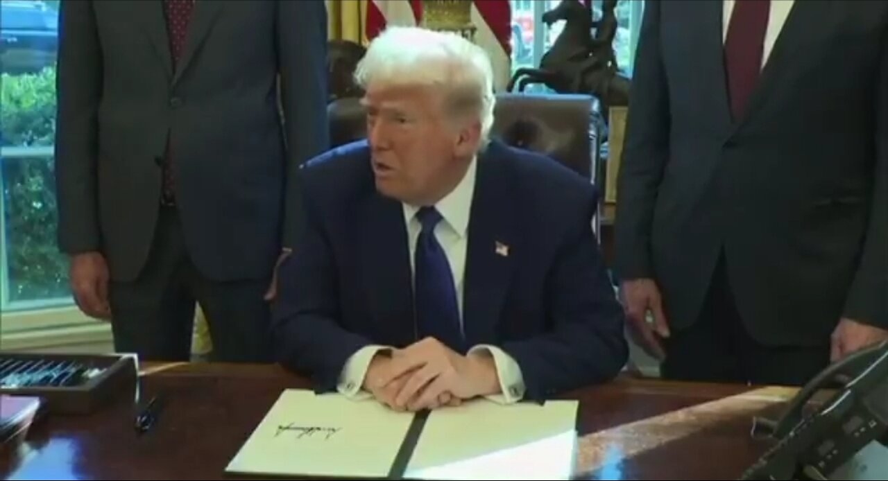 Trump Reacts To Prosecutors Resigning In Mayor Eric Adams Case