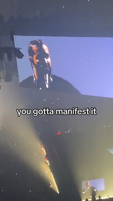 Drake gives inspirational Speech