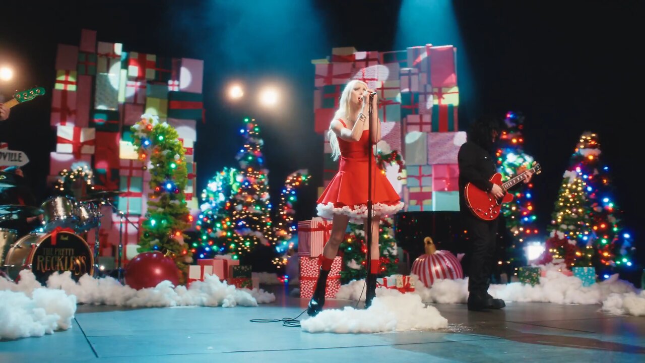 "Where Are You Christmas?" - The Pretty Reckless
