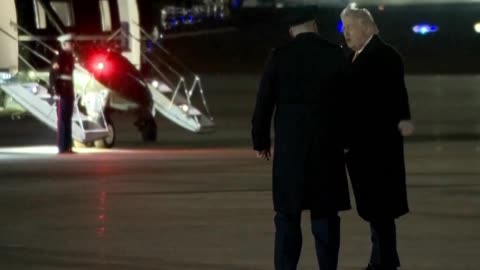 Democrats are SCRAMBLING after new poll shows Republicans leading Democrats on the economy (+6)