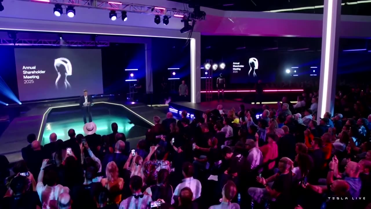 Tesla shareholders applaud Musk's $878 billion pay