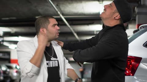 Кварталната Батка и Ицо Помпата за БАКШИШИТЕ с любов!