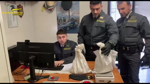 GDF ALESSANDRIA: CONFISCATI 60 CHILI DI ARGENTO PURO IN GRANI. (26.02.25)