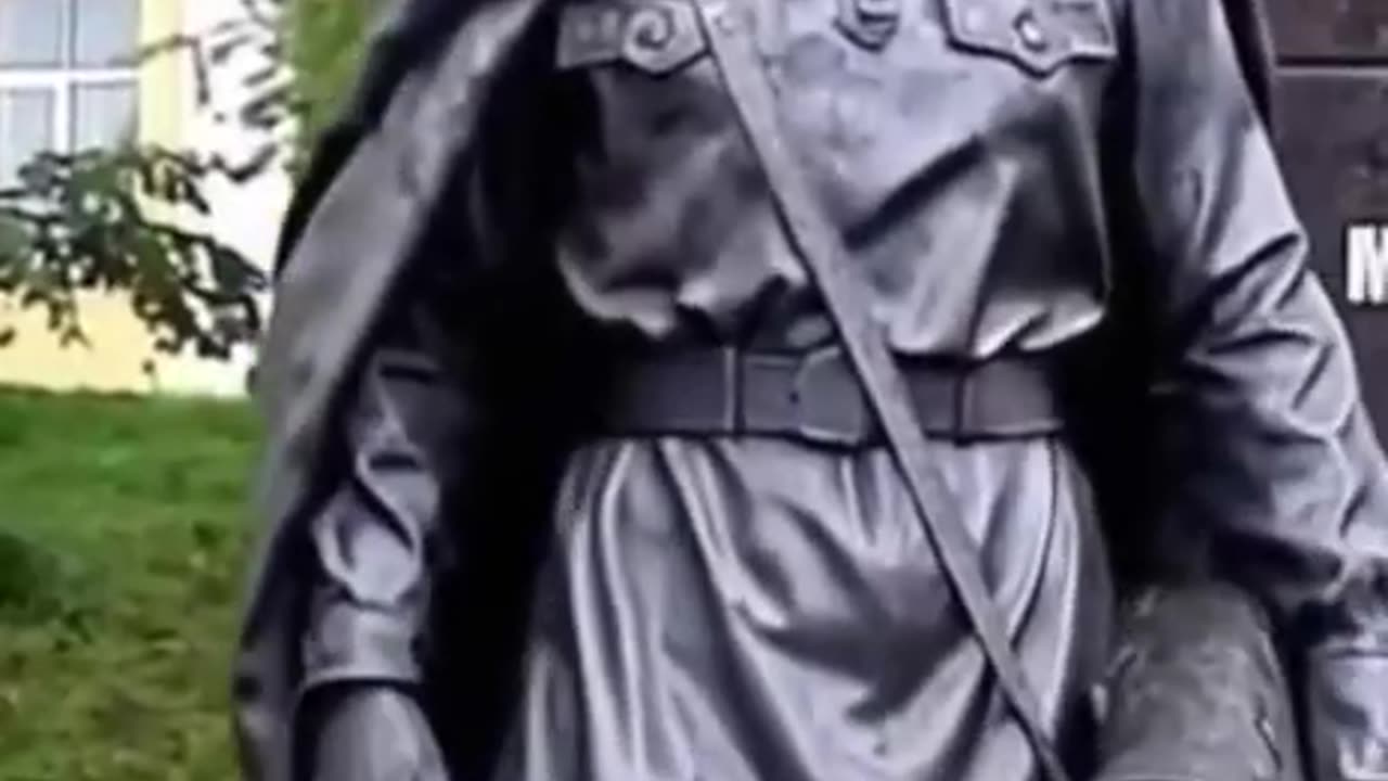 Память нельзя стереть, как и нельзя уничтожить памятники