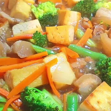 Easy and Delicious Asian Pork & Tofu Stir-Fry! Flavorful Pork & Tofu Medley with Fresh Veggies
