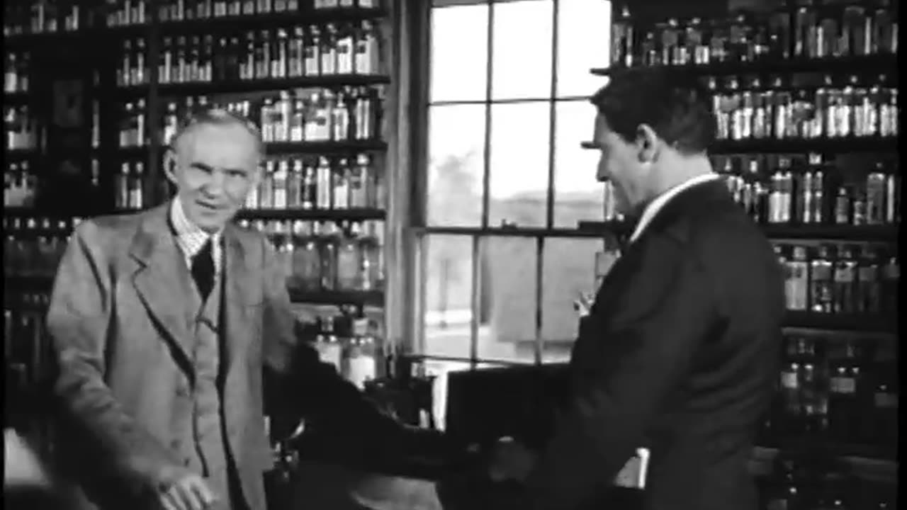[SPENCER TRACY IN EDISO... - [SPENCER TRACY IN EDISON'S LABORATORY, GREENFIELD VILLAGE] - fc-fc-4435