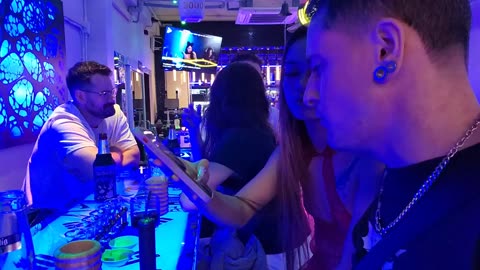 SCHMOOZING ALCOHOLIC E-BEG BELLENDS