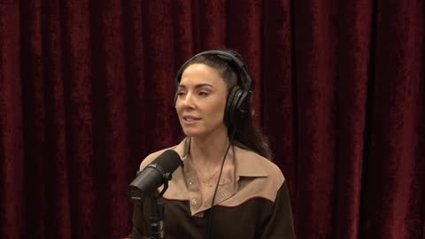 The Joe Rogan Experience | Whitney Cummings (2436)
